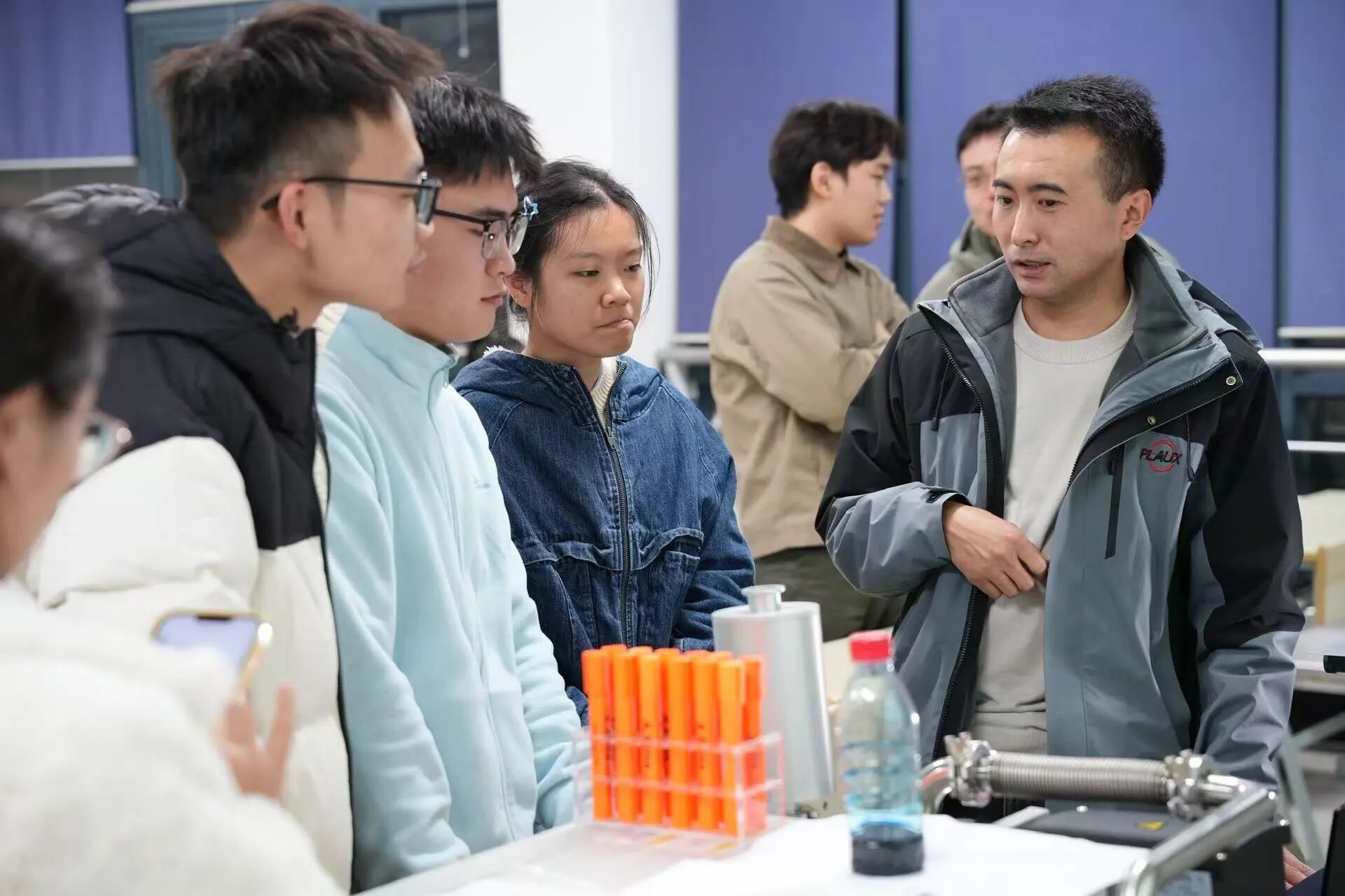 榴莲视频在线走进东华大学物理学院，探讨榴莲APP下载网址进入技术应用与未来职业机遇